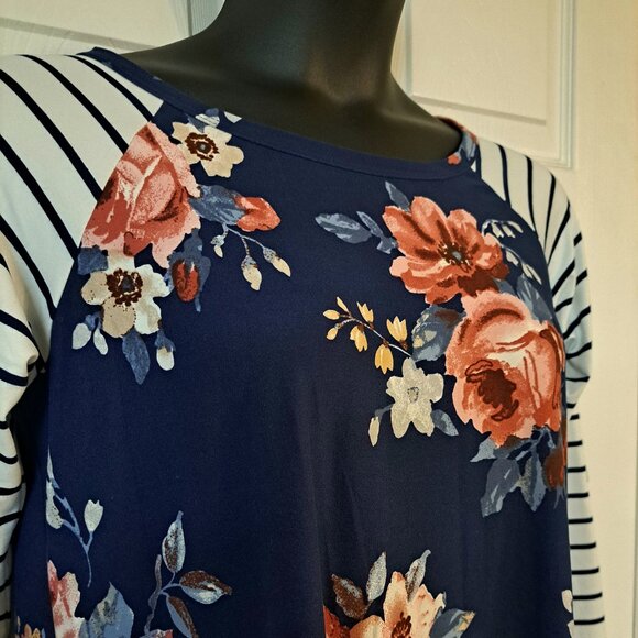 Reborn J Blue Flowered Pullover Top - Picture 3 of 8